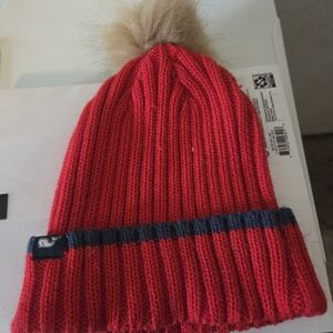Vineyard Vines red puffball winter hat NWOT